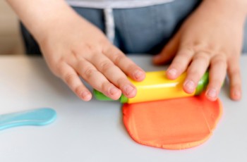 Fijne motoriek in je thema - 5 tips (incl. downloads)