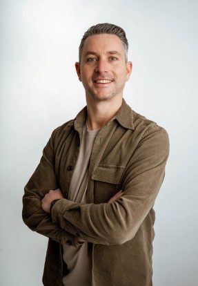 Wie is Meneer Megens? 